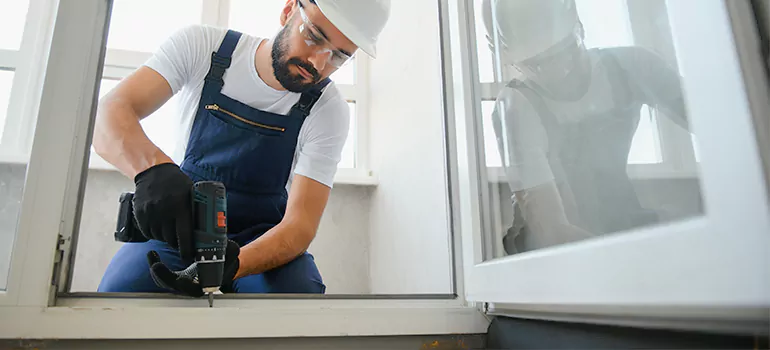 Replace Broken Window Pane in East Palo Alto, CA